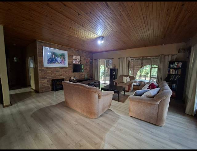 3 BEDROOM HOUSE FOR SALE IN RIVERSDALE
